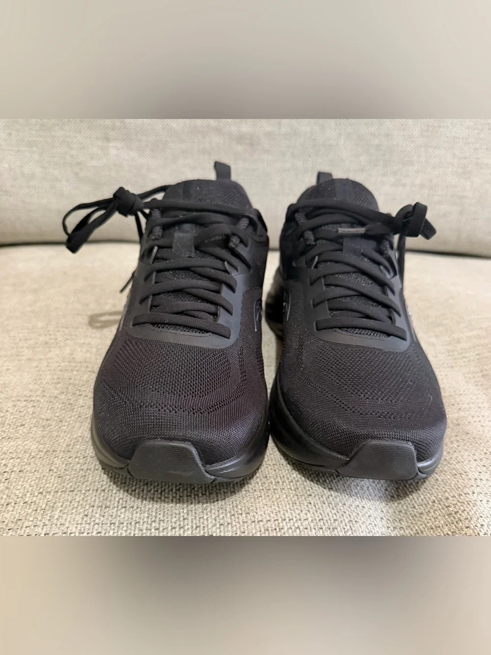 Saucony Black Athletic Running Sneakers with Subtle Gray Logo